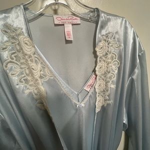 Oscar de la renta nightgown and robe